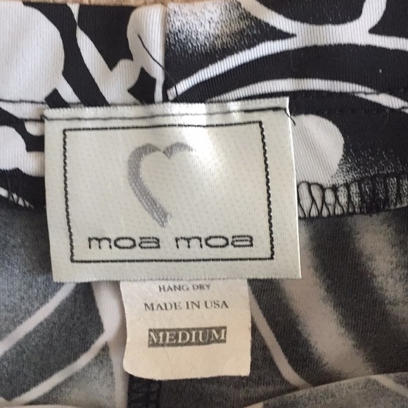 Black and White Skirt - Picture 3 of 9